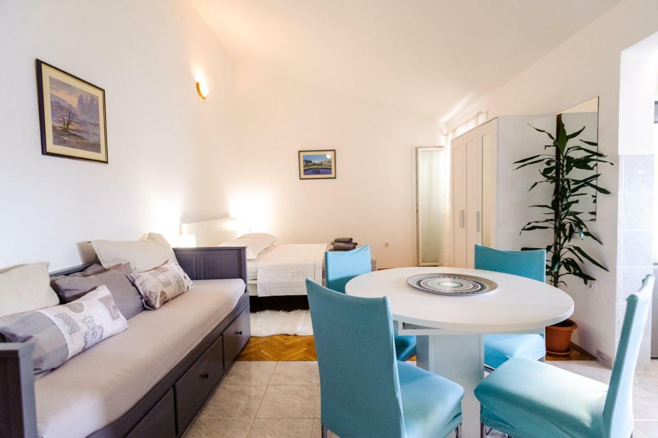 Apartments Korda L&M- Suhi Potok Jesenice  Eksteriør billede