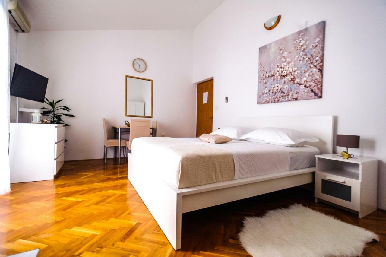 Apartments Korda L&M- Suhi Potok Jesenice  Eksteriør billede