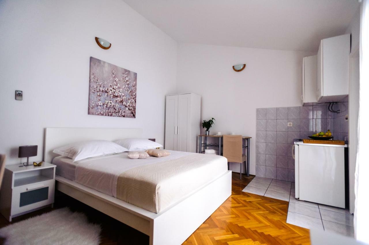 Apartments Korda L&M- Suhi Potok Jesenice  Eksteriør billede