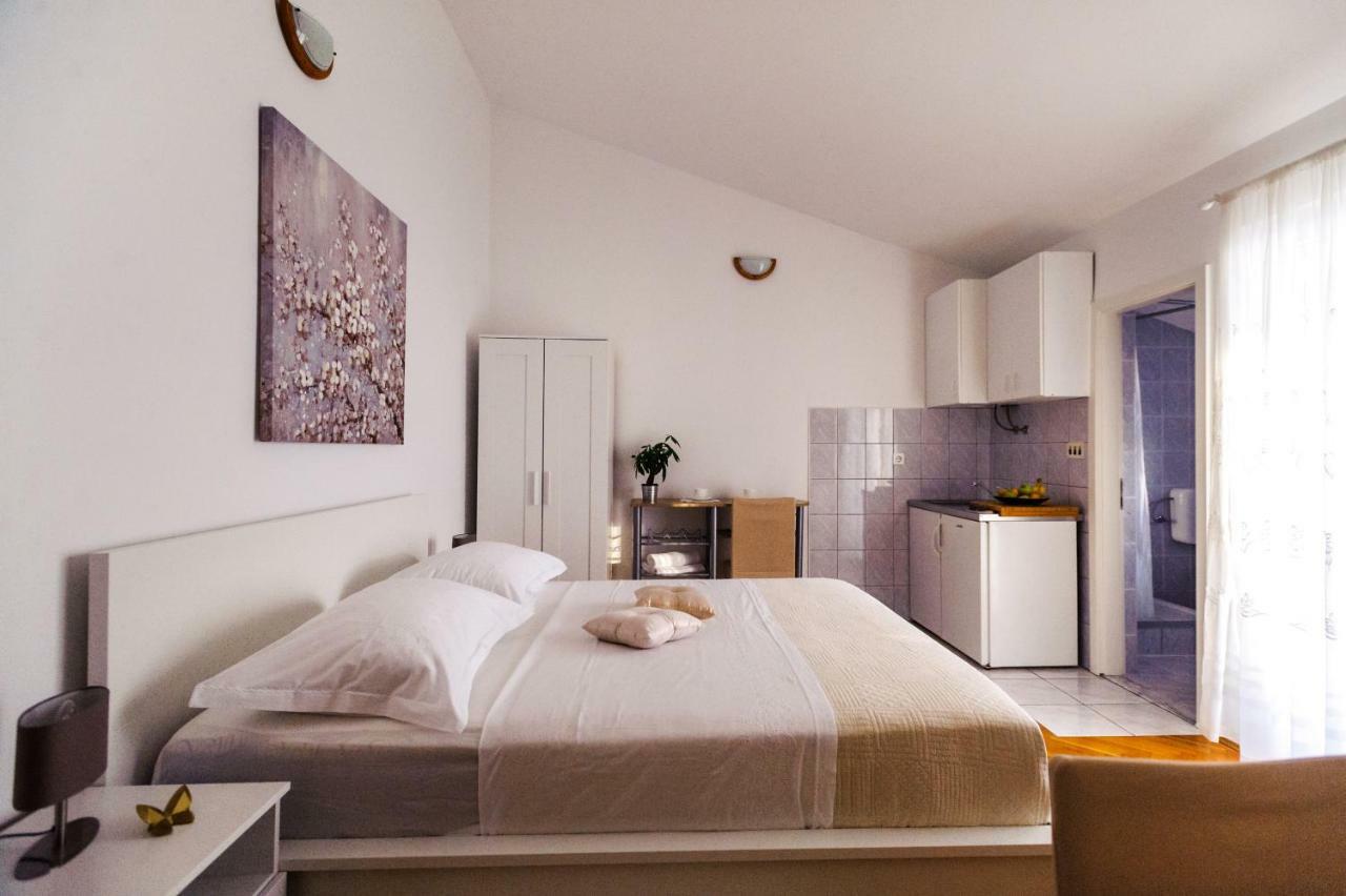 Apartments Korda L&M- Suhi Potok Jesenice  Eksteriør billede